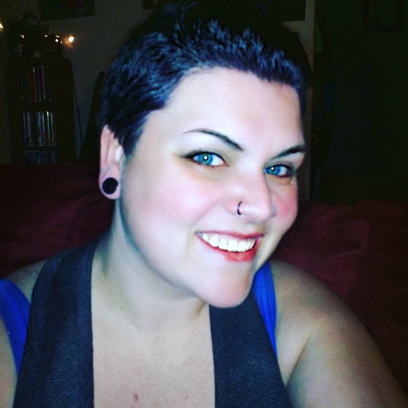 Meet your Posher, Jessica - Picture 1 of 1